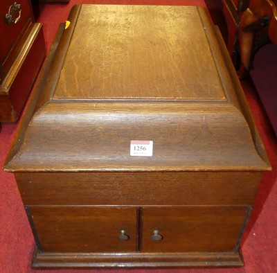 Lot 1256 - A 1930s His Master's Voice oak cased hinge top...