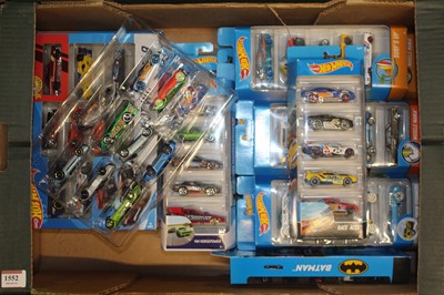 Lot 1552 - A quantity of boxed and loose Hotwheels modern...