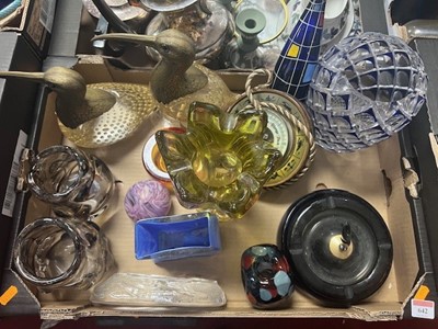 Lot 642 - A box containing mid-century glass vases,...