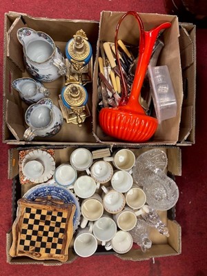 Lot 660 - Two boxes of mixed ceramics, to include...