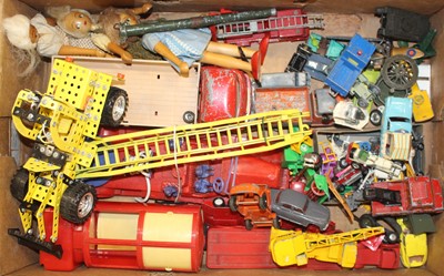 Lot 1574 - A box of loose & playworn diecasts etc to...