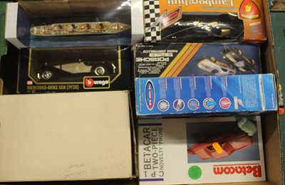 Lot 1578 - A quantity of boxed diecast to inc, Burago...