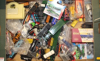 Lot 1579 - A tray of loose & boxed various diecast to...