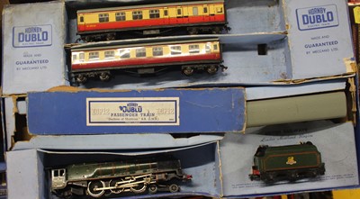 Lot 1581 - A Marklin, Hornby Dublo, Triang and others 00...