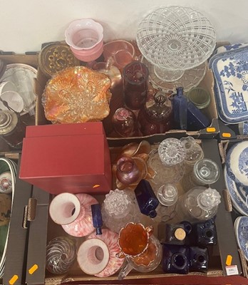 Lot 686 - 2x boxes mixed glassware to inc. carnival...