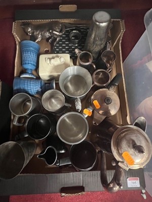 Lot 705 - A box of mixed ceramics and metalware to...