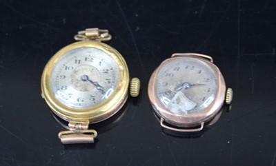 Lot 403 - A vintage lady's 9ct gold cased manual wind...