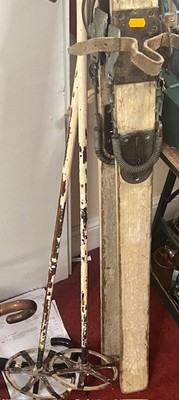 Lot 721 - WWII US 10th Mountain Division wooden skis and...