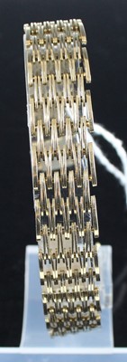 Lot 460 - A modern 14ct gold gatelink bracelet, 19cm, 37.3g