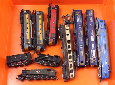 Lot 766 - Nine N gauge unboxed locos to include a 2010 -...