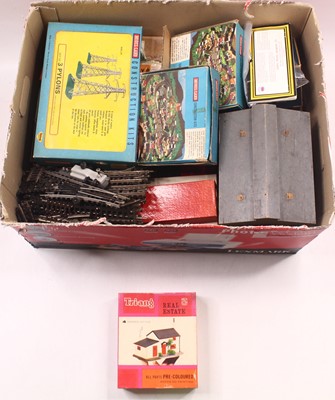 Lot 695 - One box containing mainly Trix Twin 00 gauge...