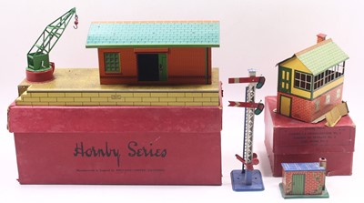 Lot 163 - Various Hornby buildings and accessories: 1937-...