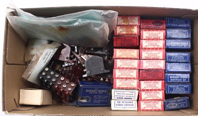 Lot 383 - Hornby-Dublo switches: 23 boxed red; 4 boxed...