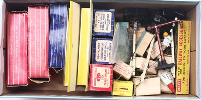 Lot 392 - Shoebox containing many Hornby-Dublo small...