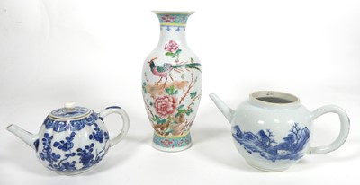 Lot 225 - A blue and white Chinese teapot and another...