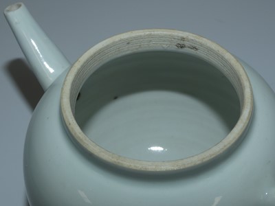 Lot 225 - A blue and white Chinese teapot and another...