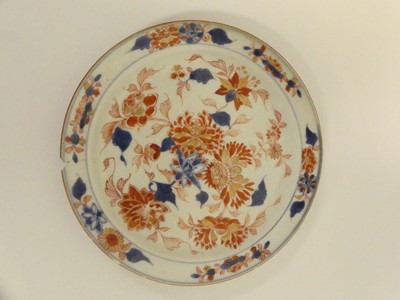 Lot 229 - Five Chinese export plates/ dishes decoarated...