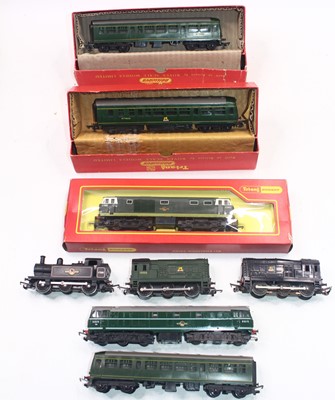 Lot 686 - Six Triang 00 gauge locos to include a 2 car...