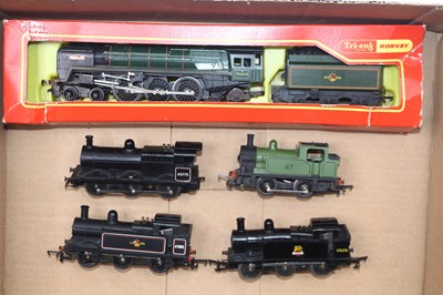 Lot 659 - Five Triang 00 gauge locos to include a...