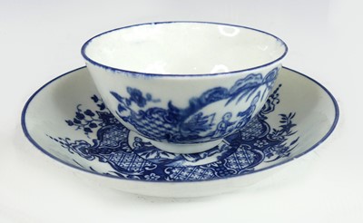 Lot 2075 - A Worcester porcelain tea bowl on stand, circa...