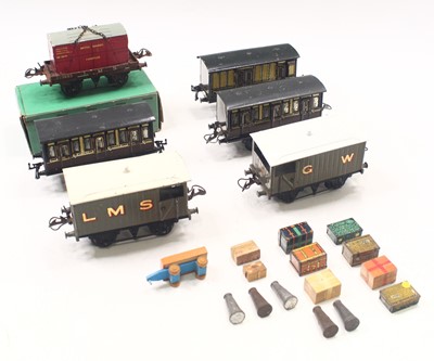 Lot 126 - A collection of Hornby 0 gauge wagons...