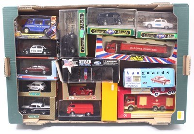 Lot 785 - One tray of Emergency Service related diecast...