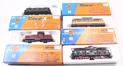 Lot 710 - Four HO gauge Roco locos, including a BR 1670,...