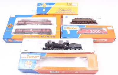 Lot 709 - Four HO gauge Roco locos to include an SBB...