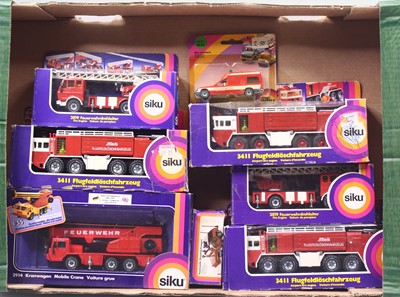 Lot 844 - Eight various boxed and carded Siku emergency...