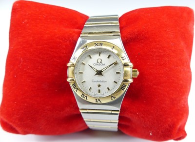 Lot 2327 - An Omega Constellation Mini lady's quartz...