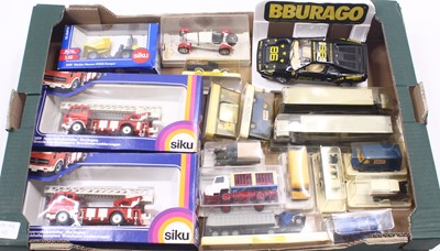 Lot 902 - A quantity of mixed diecast to include Siku,...