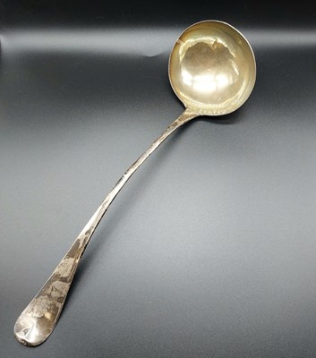 Lot 277 - A silver ladle in the Hanovarian pattern, 5.8 ozt