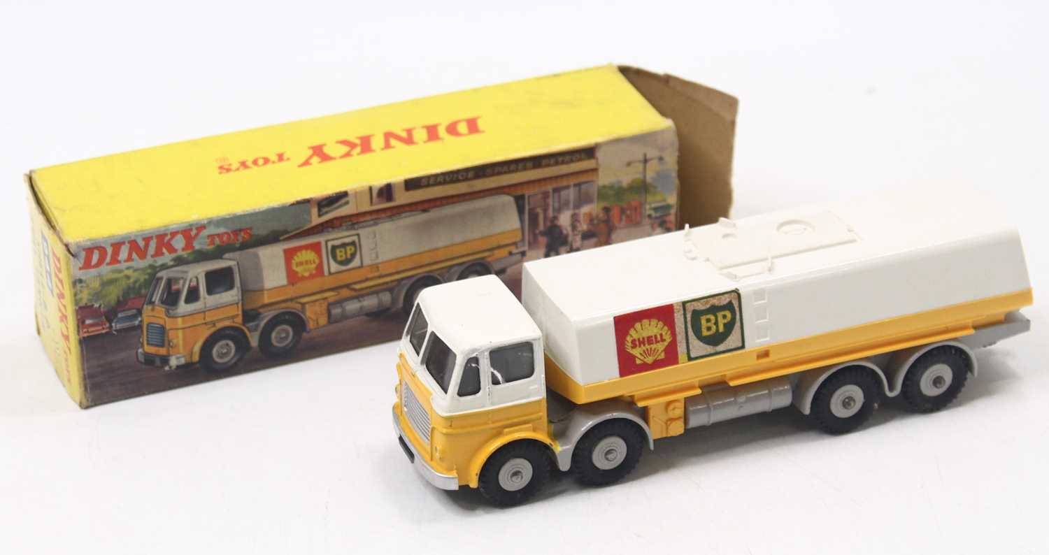 Lot 1104 - Dinky Toys No. 944 Shell BP Leyland Octopus...