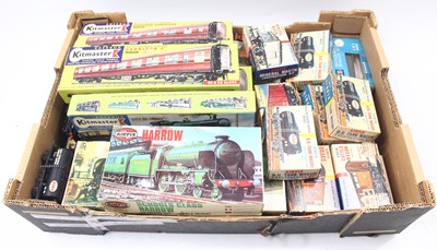 Lot 651 - One tray of mostly built Airfix, and Kitmaster...