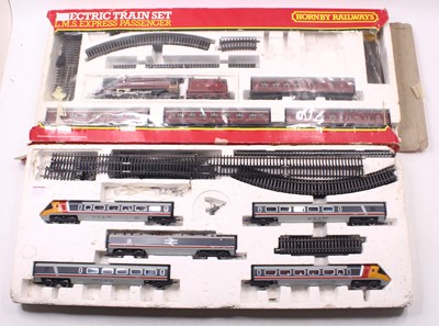 Lot 692 - Two early Hornby sets, including an APT train...