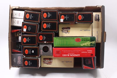 Lot 966 - One tray of Modern issue diecast busses,...