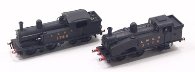 Lot 652 - Two 00 gauge kit built unboxed 2-rail locos to...