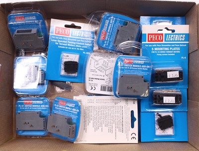 Lot 407 - Various Peco Lectrics: all unused in unopened...