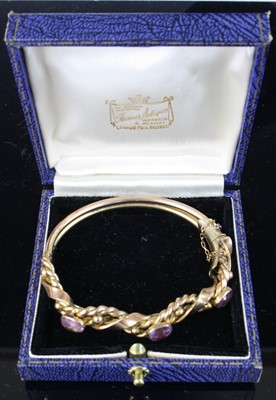 Lot 333 - A vintage 9ct gold and amethyst set hinge...