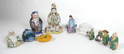 Lot 227 - A collection of Chinese ceramics to include...