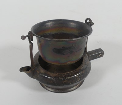 Lot 304 - An Edwardian silver tea strainer on stand,...