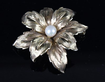 Lot 408 - A 9ct gold and cultured pearl set leaf and...