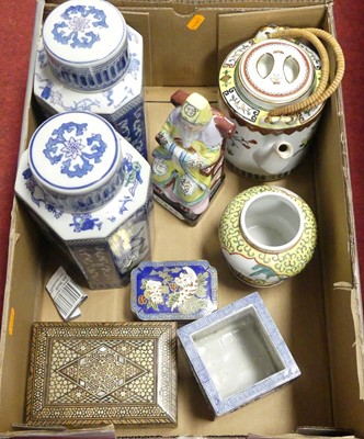 Lot 185 - A box of Chinese and other Oriental items, to...