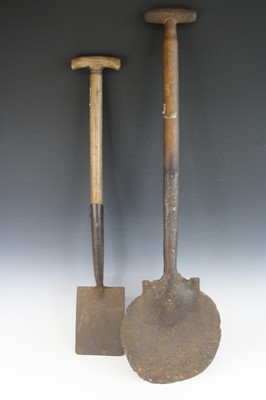 Lot 851 - A 20th century ladies boarder spade, having an...