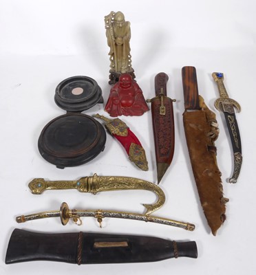 Lot 549 - A mixed collection of tourist knives, together...