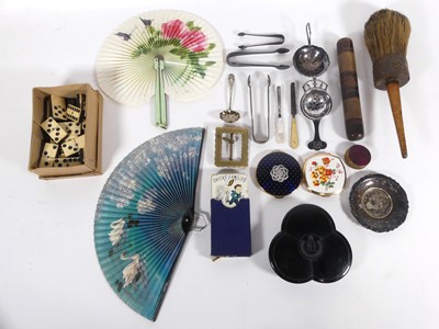 Lot 568 - A box of assorted items, to include a Fourth...