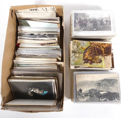 Lot 571 - A box of 20th century postcards