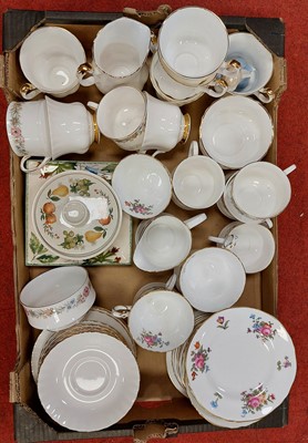 Lot 645 - A collection of teawares to include Paragon