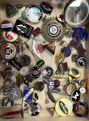 Lot 464 - A collection of motoring badges to include...