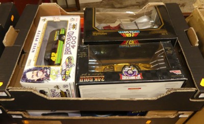 Lot 1414 - A quantity of 1/24 and 1/18 scale diecast...